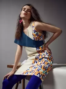 L’Mane 擦色和字母圖案直筒洋裝