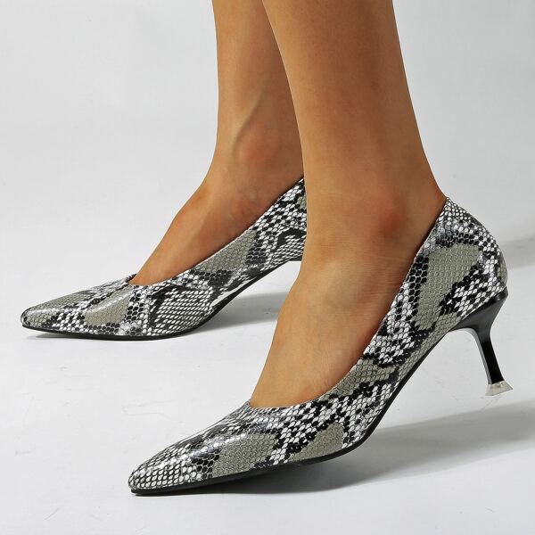 

Snakeskin Point Toe Court Pumps, Multicolor
