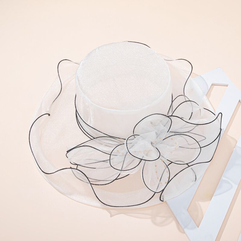 

Minimalist Floppy Hat, White