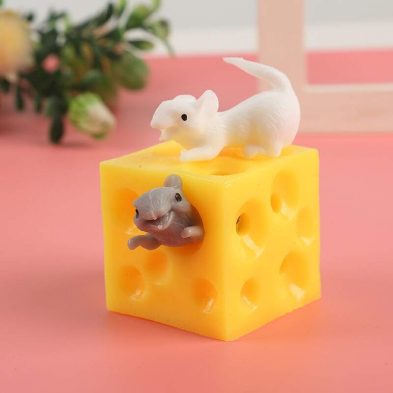 

1pc Cheese Decompression Toy, Yellow