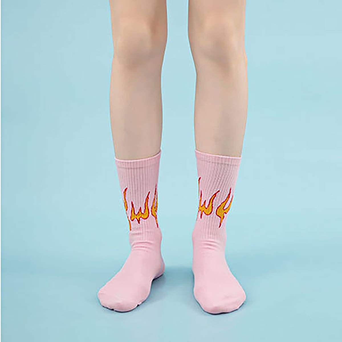 

1pair Flame Graphic Crew Socks, Pink