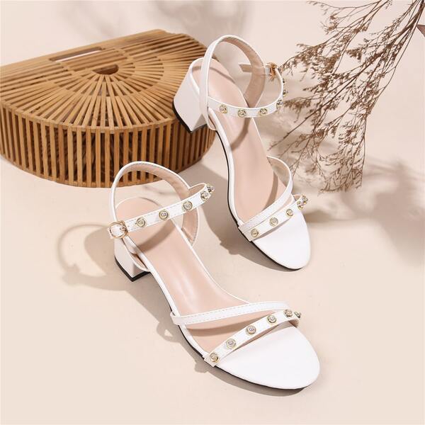 

Pearls Decor Chunky Heeled Ankle Strap Sandals, White