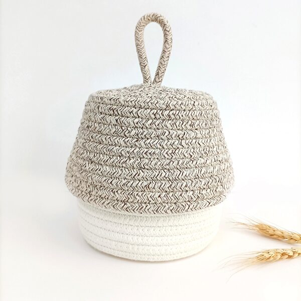 

1pc Woven Storage Basket With Lid, Multicolor