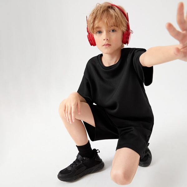 

Boys Solid Drop Shoulder Tee & Shorts, Black
