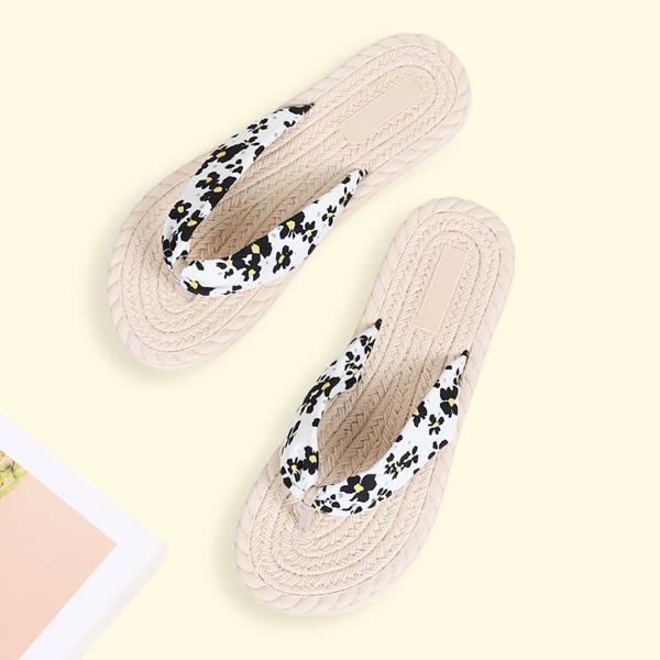 

Floral Pattern Flip-Flops, White