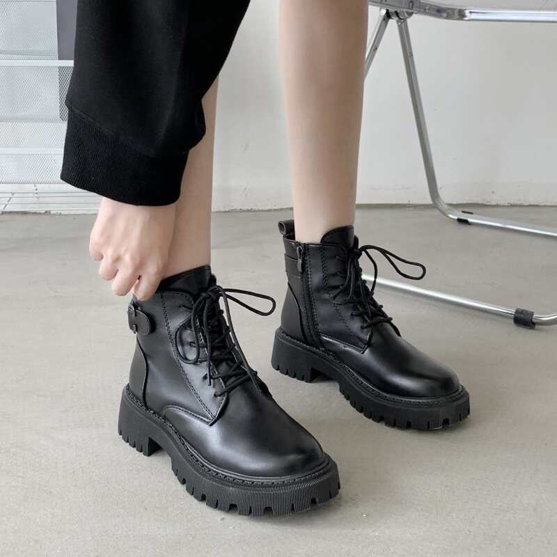

Minimalist Lace-up Front Boots, Black