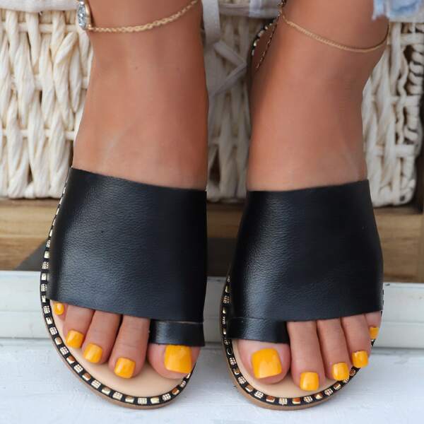 

Cross Strap Toe Ring Flat Sandals, Black