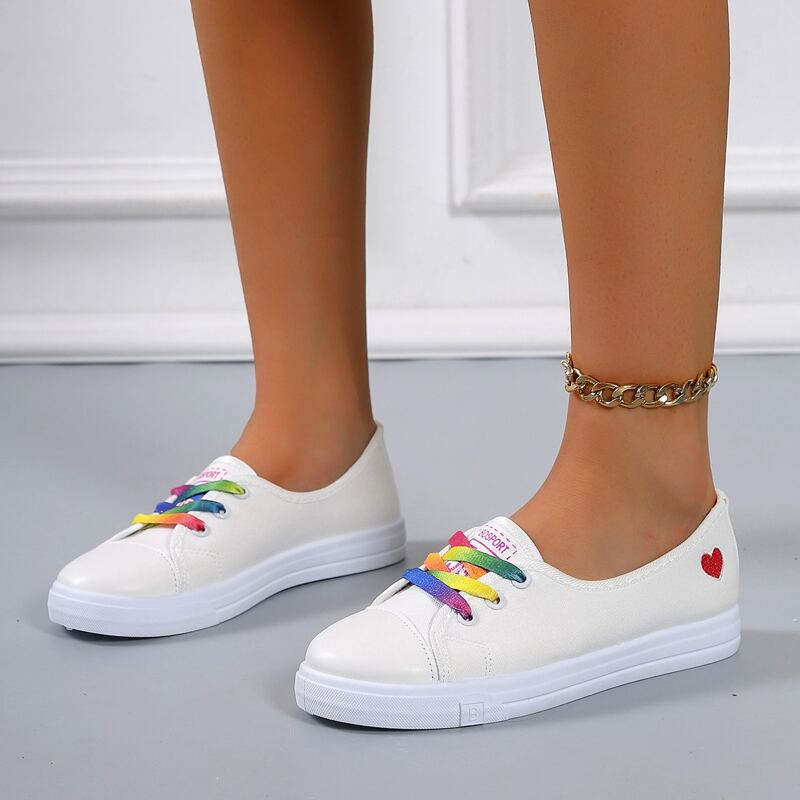 

Heart Detail Canvas Shoes, White