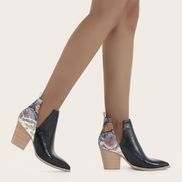 

V-cut Snakeskin Pattern Boots, Black