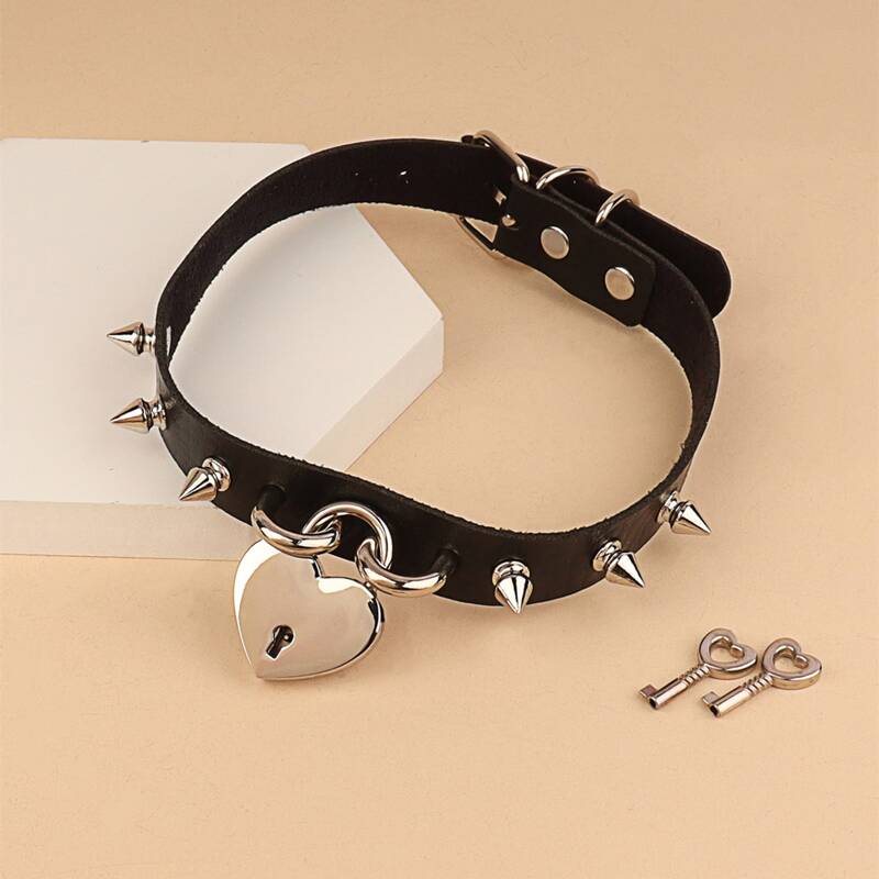 

Heart Lock Decor Choker & 2pcs Key, Black
