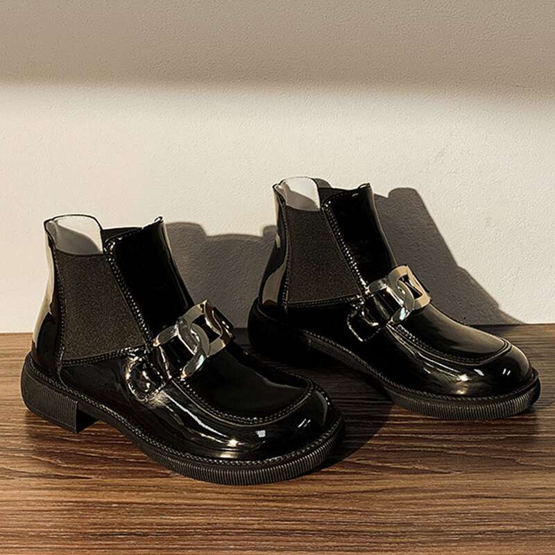 

Chain Decor Chelsea Boots, Black