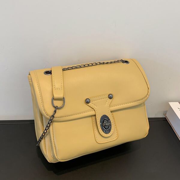 

Studded Decor Chain Shoulder Bag, Yellow