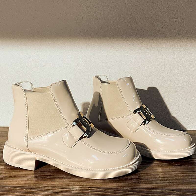 

Chain Decor Chelsea Boots, White