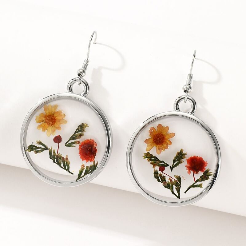 

Floral Decor Earrings, Silver