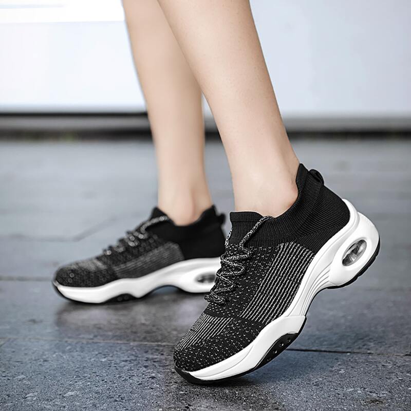 

Minimalist Lace-up Front Sneakers, Black and white