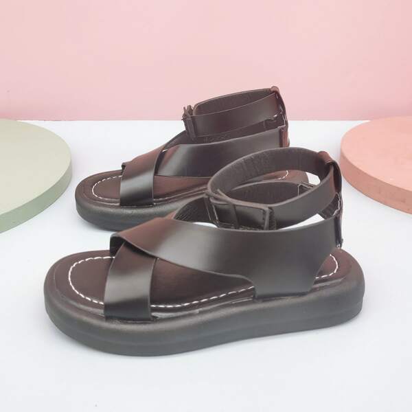 

Girls Minimalist Ankle Strap Sandals, Black