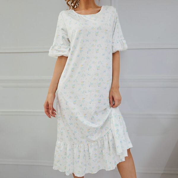 

Ditsy Floral Lace Insert Ruffle Hem Nightdress, White