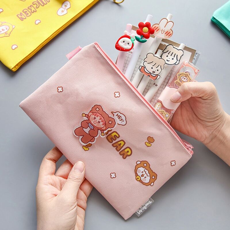 

1pc Cartoon Graphic Random Pencil Bag, Multicolor