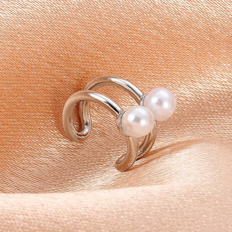 

1pc Faux Pearl Decor Earring, Silver