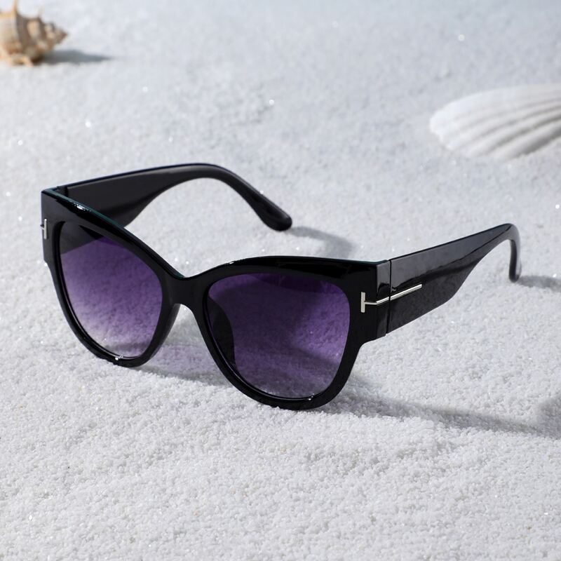 

Cat Eye Frame Sunglasses