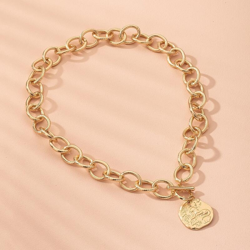 

Graphic Chain Necklace, Gold
