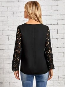 SHEIN LUNE Blusa con encaje de cuello con abertura de ojo - Negro - Ver 2