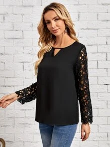 SHEIN LUNE Blusa con encaje de cuello con abertura de ojo - Negro - Ver 4