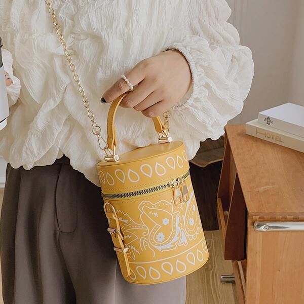 

Paisley Graphic Bucket Bag, Yellow