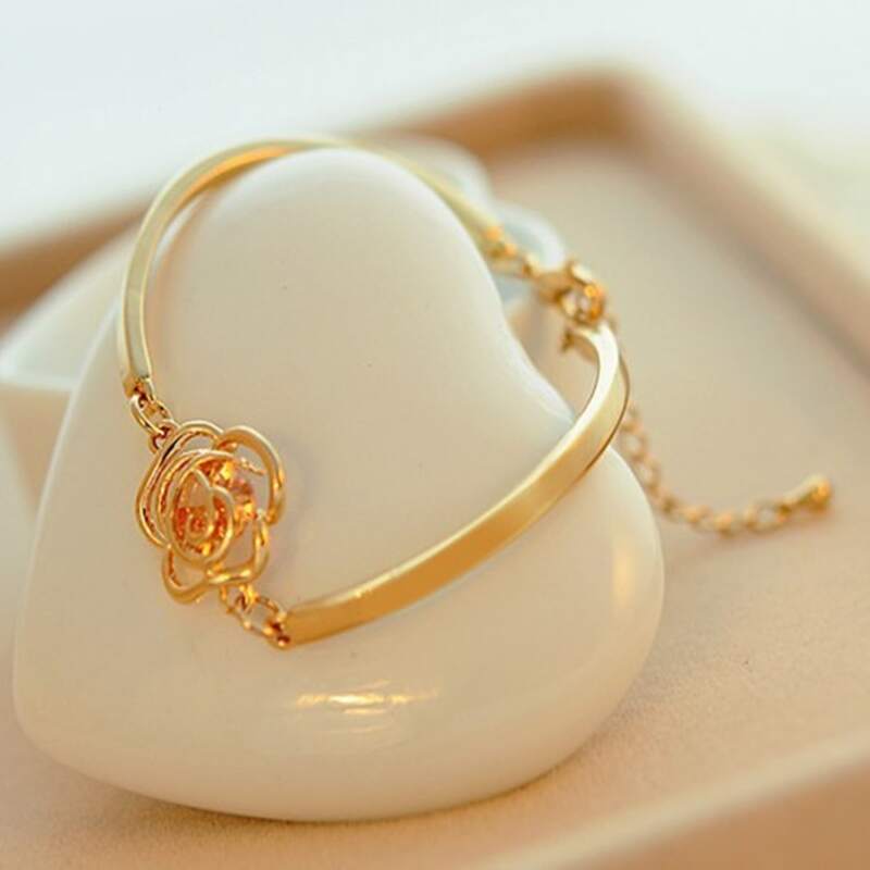 

Floral Decor Bracelet, Gold