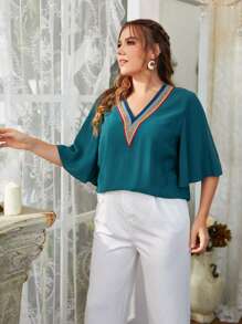 SHEIN LUNE 大碼蝴蝶袖V領襯衫 - 綠色 - 查看 3