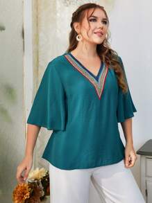 SHEIN LUNE 大碼蝴蝶袖V領襯衫 - 綠色 - 查看 7