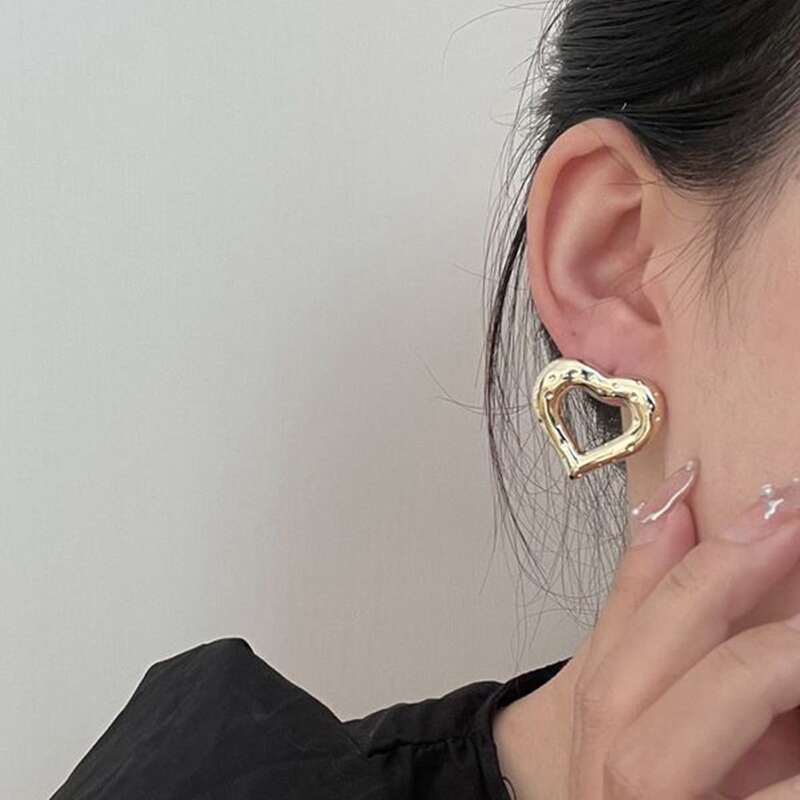

Heart Decor Stud Earrings, Gold