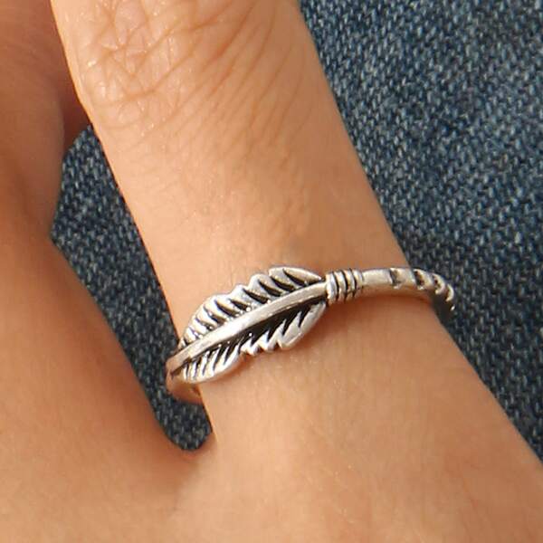 

Feather Detail Ring, Silver
