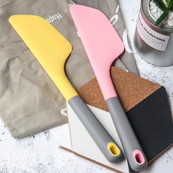 

1pc Random Color Silicone Baking Spatula, Multicolor