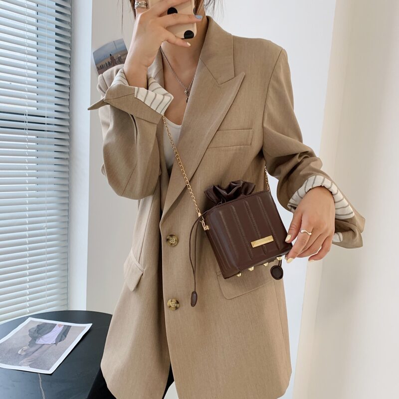 

Drawstring Quilted Chain Strap Box Bag, Brown