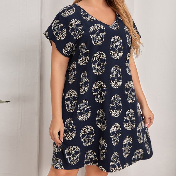 

Plus Batwing Sleeve Skeleton Print Dress, Multicolor