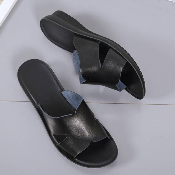 

Criss Cross Flat Strappy Sandals, Black