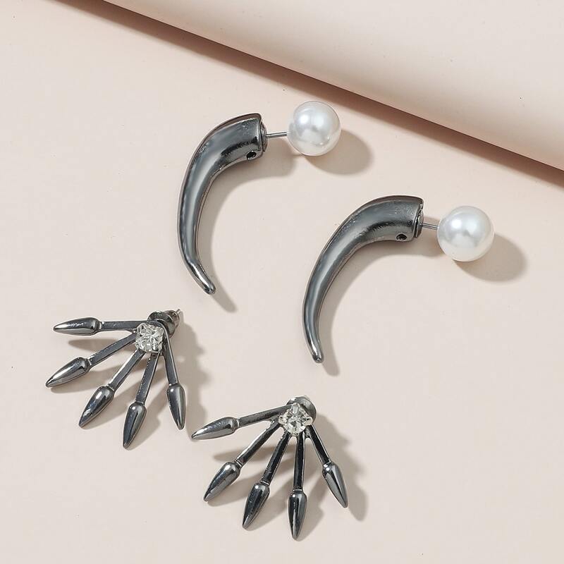 

2pairs Faux Pearl Decor Earrings, Gun black