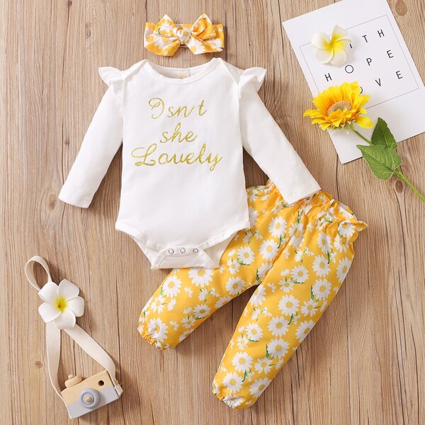 

Baby Slogan Graphic Ruffle Trim Bodysuit & Floral Print Pants & Headband, Multicolor