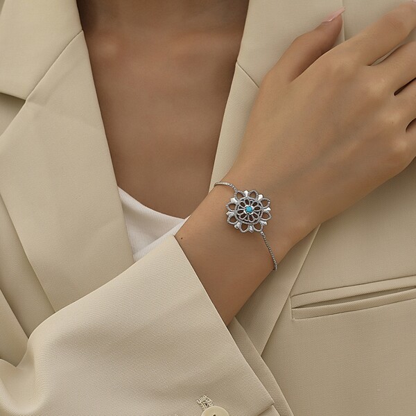 

Hollow Out Flower Decor Bracelet, Silver