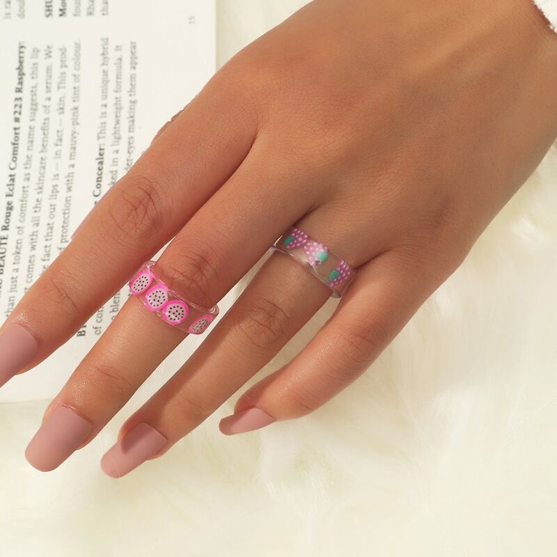 

2pcs Fruit Graphic Resin Ring, Multicolor