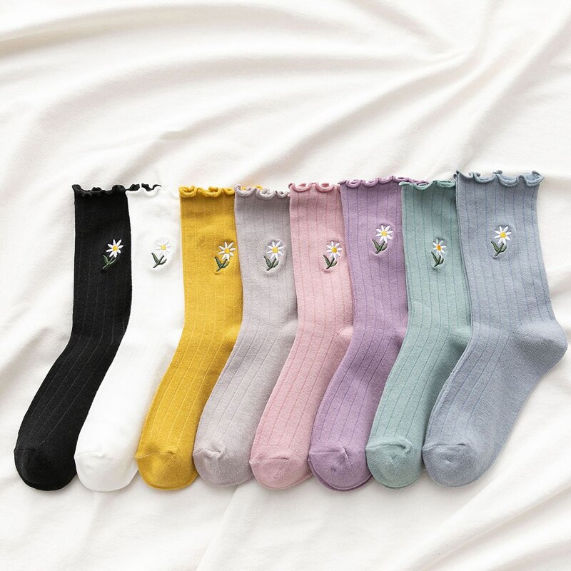

1pair Random Floral Embroidery Crew Socks, Multicolor