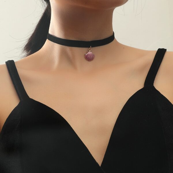 

Shell Charm Choker, Black