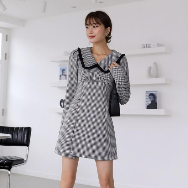 

Gingham Peter Pan Collar Fitted Dress, Black and white