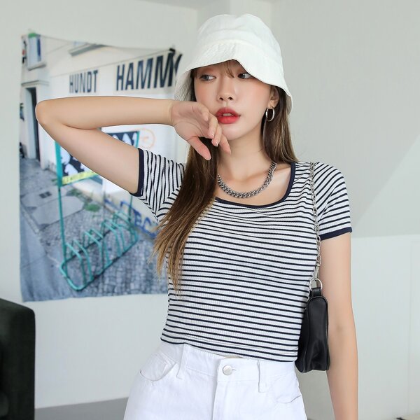

Scoop Neck Striped T-Shirt, Black and white