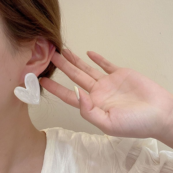

Heart Stud Earrings, White
