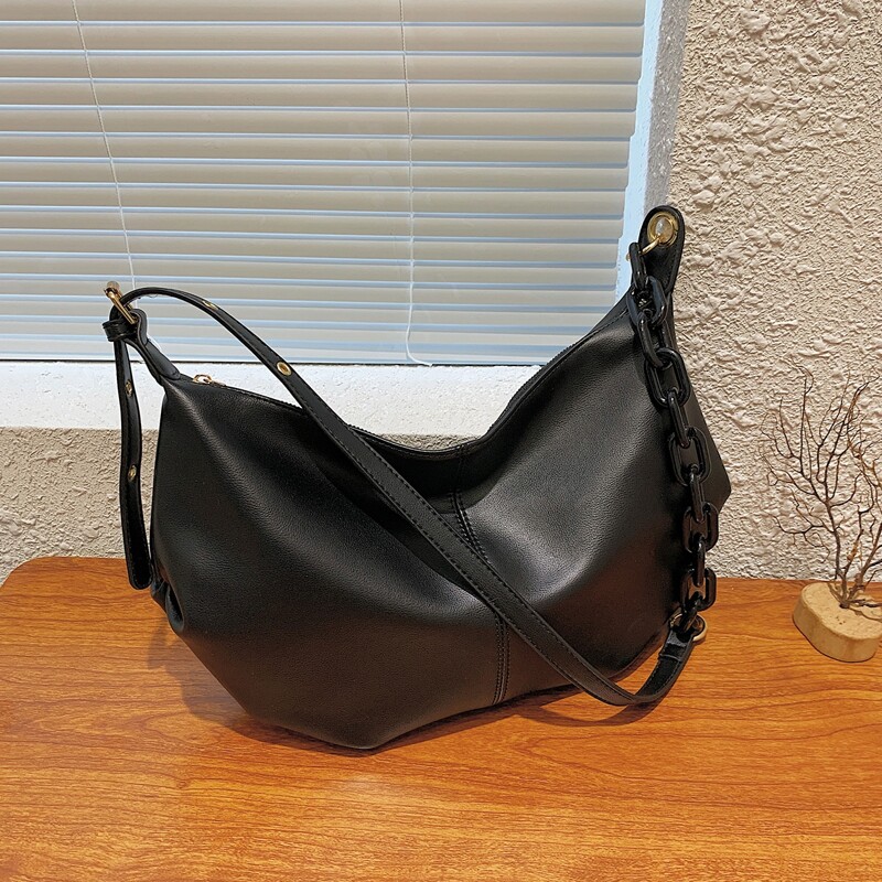

Minimalist Shoulder Bag, Black
