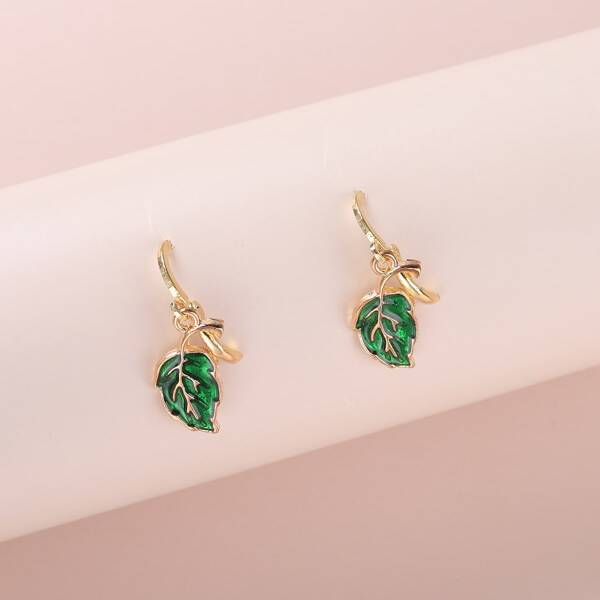 

Leaf Design Drop Earrings, Green