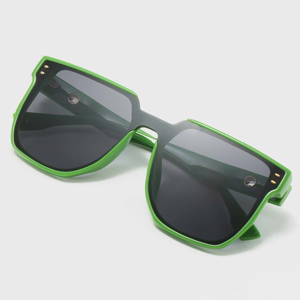 

Simple Tinted Lens Sunglasses