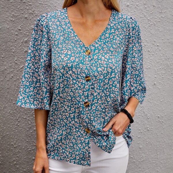 

Ditsy Floral Button Front Flutter Sleeve Blouse, Multicolor